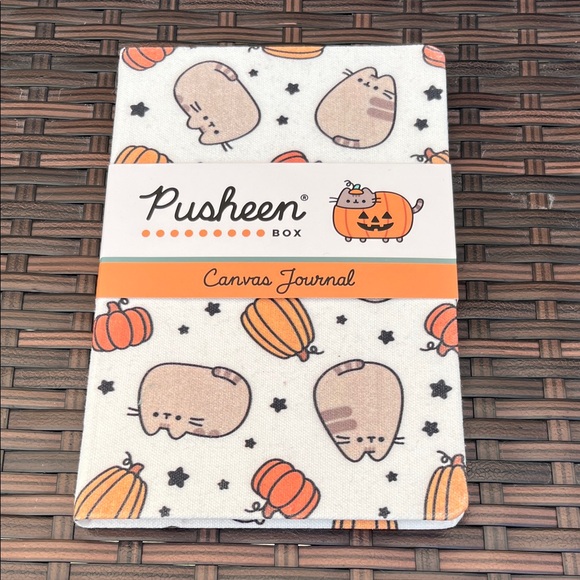 Pusheen Other - Pusheen Box Exclusive White and Orange Canvas Journal
